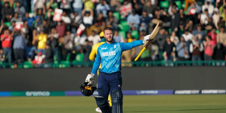 ডাকেটের ক্যারিয়ার সেরা ইনিংসে ইংল্যান্ডের ৩৫১ রান