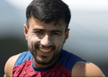 আফগানিস্তানের চ্যাম্পিয়ন্স ট্রফির দল থেকে ছিটকে গেলেন রহস্যময় স্পিনার