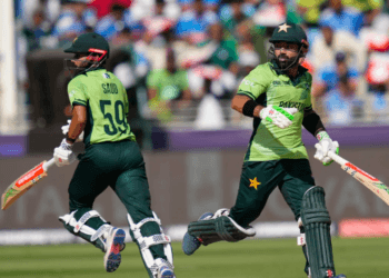 রিজওয়ান-শাকিলের ব্যাটে পাকিস্তানের ২৪১ রান