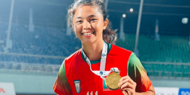 হত্যার হুমকিতে ‘আতঙ্কিত’ নারী ফুটবলার সুমাইয়া