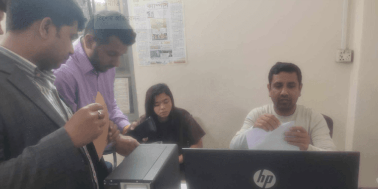 পুলিশের কাছে নিরাপত্তা চাইলেন নারী ফুটবলার সুমাইয়া