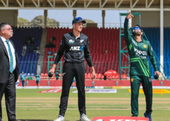 চ্যাম্পিয়ন্স ট্রফির উদ্বোধনী ম্যাচের টস জিতলো পাকিস্তান