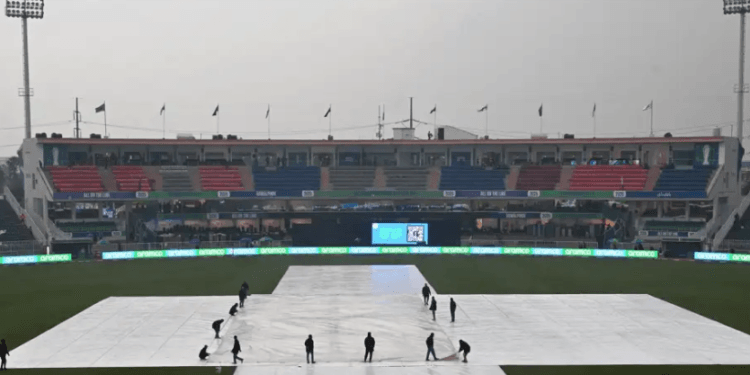 বাংলাদেশ-পাকিস্তান ম্যাচের টস হয়নি নির্ধারিত সময়ে