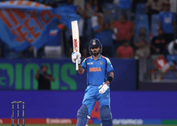 বিরাট কোহলির সেঞ্চুরিতে পাকিস্তানকে উড়িয়ে দিলো ভারত