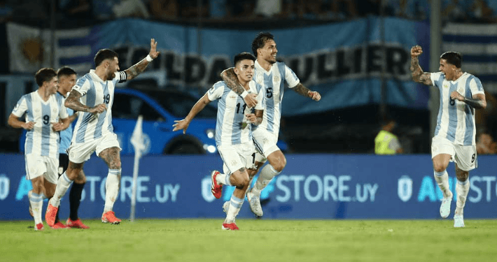 তারকাহীন আর্জেন্টিনার সাথেও পারলো না উরুগুয়ে, বিশ্বকাপে এক পা বিশ্ব চ্যাম্পিয়নদের