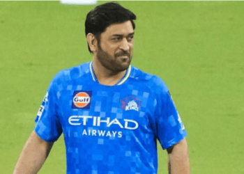 ৪৩ বছর বয়সেও আইপিএল খেলছেন ধোনী, কিন্তুু কেন?