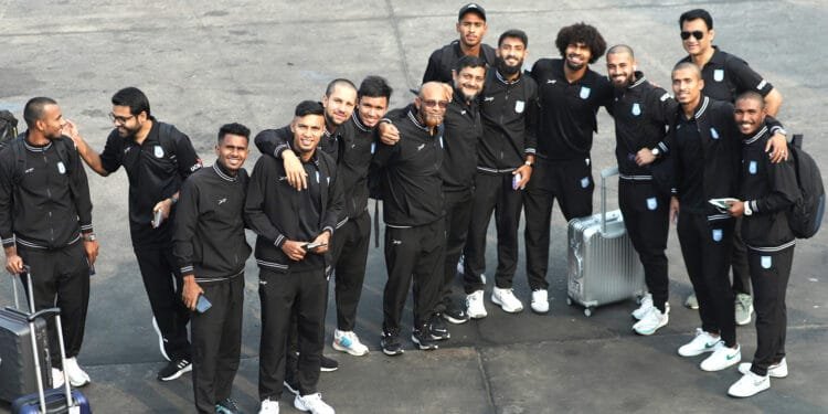 ভারতের বিমানে উঠার সময় দল ঘোষণা বাংলাদেশ কোচের