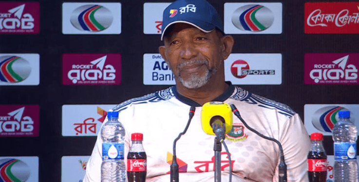 ২০২৭ বিশ্বকাপ পর্যন্ত বাংলাদেশের কোচের দায়িত্বে সিমন্স