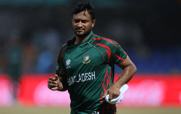 মাঠে ফিরছেন সাকিব, খেলবেন বাংলাদেশের বিপক্ষেই