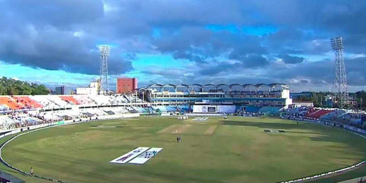 বাংলাদেশ ৩০০ ছাড়িয়ে যাবার পর বৃষ্টিতে বন্ধ চট্টগ্রাম টেস্টের খেলা