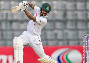 সারা দিনে খেলা হয়েছে ৪৭ ওভার, ১১২ রানের লিড বাংলাদেশের