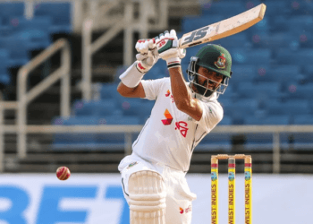 সাদমানের হাফ সেঞ্চুরি, দুই ওপেনারে দারুণ শুরু বাংলাদেশের