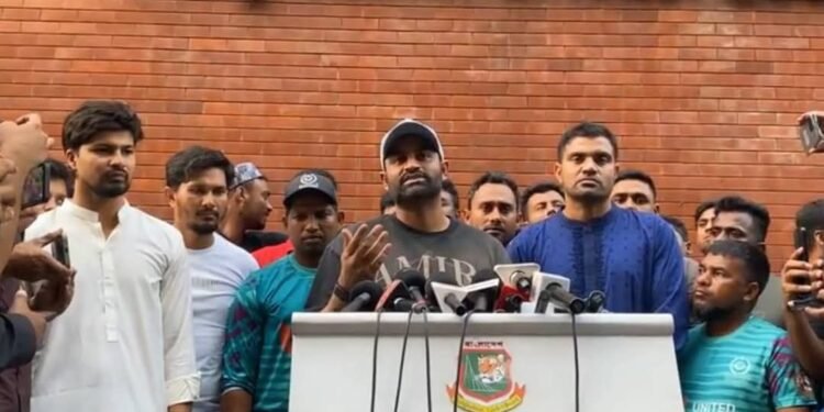 হৃদয়ের নিষিদ্ধ হাস্যকর, ক্রিকেটারদের ডেকে মিডিয়ায় বেইজ্জত করার অধিকার নেই- তামিম ইকবাল