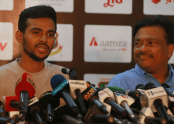 দুর্নীতি নয়, পারফরম্যান্সের কারণে ফারুককে সরানো হয়েছে-  ক্রীড়া উপদেষ্টা আসিফ