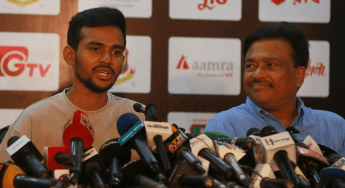 দুর্নীতি নয়, পারফরম্যান্সের কারণে ফারুককে সরানো হয়েছে-  ক্রীড়া উপদেষ্টা আসিফ