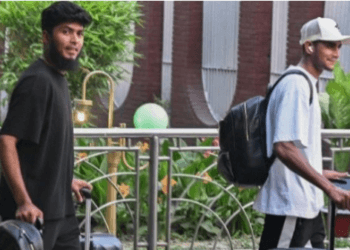 বিমানবন্দরে তিনদিন আটক ছিলেন রিশাদ ও নাহিদ, ছিলেন যোগাযোগ বিচ্ছিন্ন