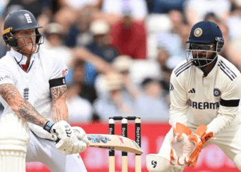 শেষ দিনে রোমাঞ্চের অপেক্ষা, ইংল্যান্ডের চাই ৩৫০ রান, ভারতের ১০ উইকেট