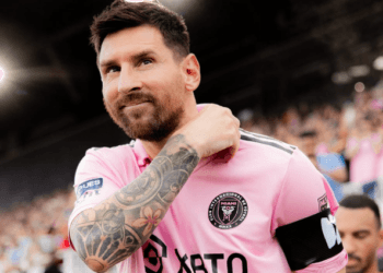 ২১ ক্লাবের ফুটবলারদের সমান বেতন একাই নেন মেসি