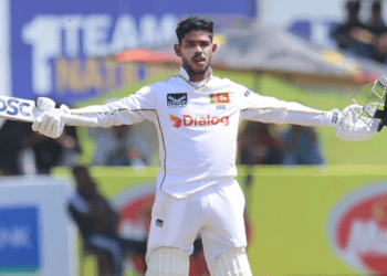 নিশাঙ্কার ১৮৭ রানে ১২৭ রানে পিছিয়ে দিন শেষ করেছে শ্রীলঙ্কা