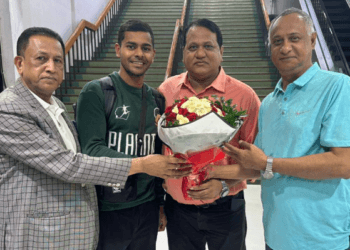 বাংলাদেশের জার্সিতে খেলতে কানাডা প্রবাসী শামিত সোম এখন ঢাকায়