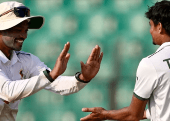 তাইজুলের আঘাতে উইকেট হারালো শ্রীলঙ্কা