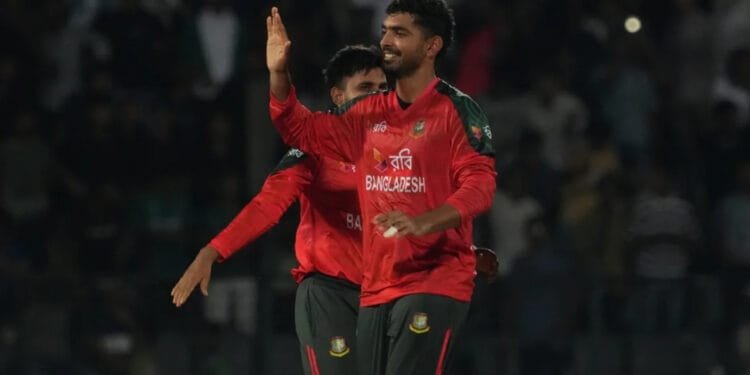 ‘কাউকে এত তাড়াতাড়ি আকাশে তুলে ফেলবেন না’