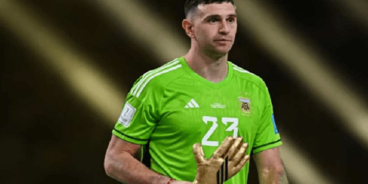 এমি মার্টিনেজকে দলে নিচ্ছে মিয়ামি