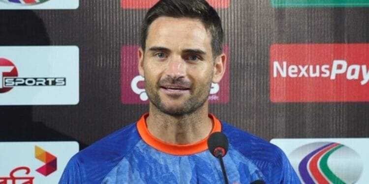 বাংলাদেশের দূর্বলতাকে কাজে লাগাতে চান কুক