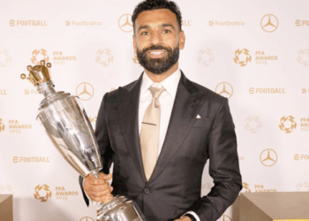 ইতিহাস গড়ে বর্ষসেরা ফুটবলার হলেন মোহাম্মদ সালাহ