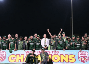 সিয়াম-ফারহানের ব্যাটে সিরিজ পাকিস্তানের