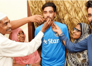 বাবার কবর জিয়ারত, মায়ের দোয়া আর কোহলির অনুপ্রেরণাতেই সিরাজ অনন্য