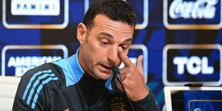 আর্জেন্টিনার মাঠে মেসির বিদায়ী ম্যাচ, কান্নাভেজা কণ্ঠে যা বললেন স্কালোনি