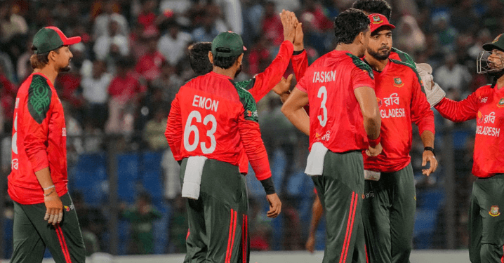 নিষ্প্রাণ বোলিংয়ে ধবলধোলাই বাংলাদেশ