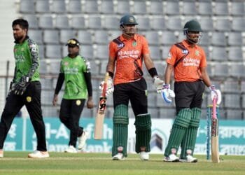 জিয়াউর-রবিউল নৈপূণ্যে জিতল খুলনা