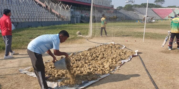 উইকেটের কাজ শুরু, মাঠে গড়াতে যাচ্ছে সিলেট ক্রিকেট লিগ