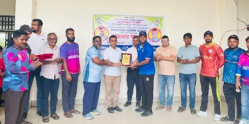 হবিগঞ্জে সংবর্ধিত হলেন কোচ নাজমুল হোসেন