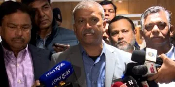 দেশের মর্যাদার বিনিময়ে বিশ্বকাপ খেলতে চাই না- ক্রীড়া উপদেষ্টা