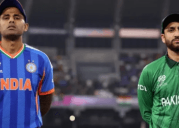 ব্যাটিংয়ে ধুঁকছে পাকিস্তান