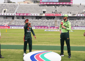 পাকিস্তানকে ব্যাটিংয়ে পাঠালো বাংলাদেশ