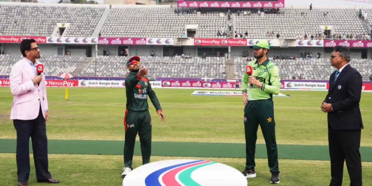 পাকিস্তানকে ব্যাটিংয়ে পাঠালো বাংলাদেশ