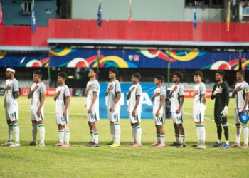 সাফ চ্যাম্পিয়ন কিশোরদের পুরস্কার দিচ্ছে সরকার