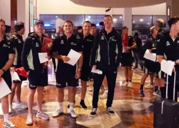 মধ্যরাতে ঢাকায় আসলো নিউজিল্যান্ড দল