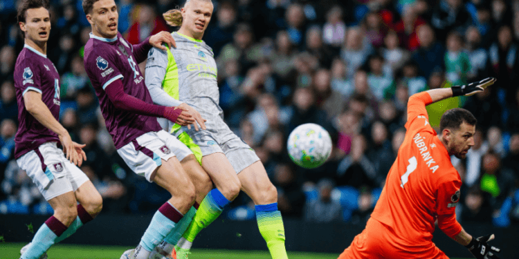 প্রিমিয়ার লিগে শিরোপার আরো কাছে সিটি