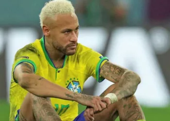 বিশ্বকাপ খেলতে চান নেইমার, পায়ে হঠাৎ অস্ত্রোপচার