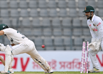 সিলেট টেস্টের নিয়ন্ত্রণ বাংলাদেশের হাতে