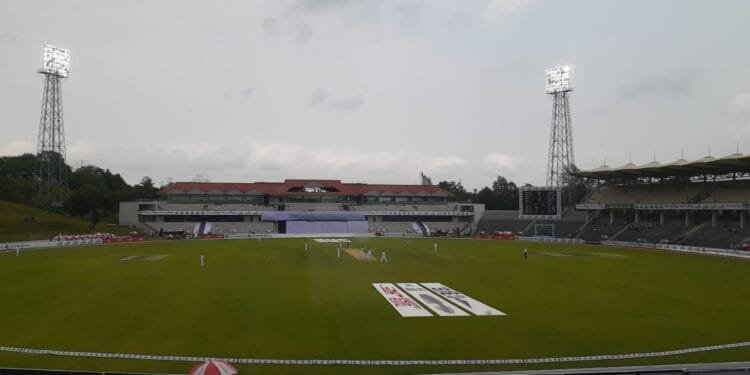 সিলেটে রোদেলা সকালে বাংলাদেশের দাপট