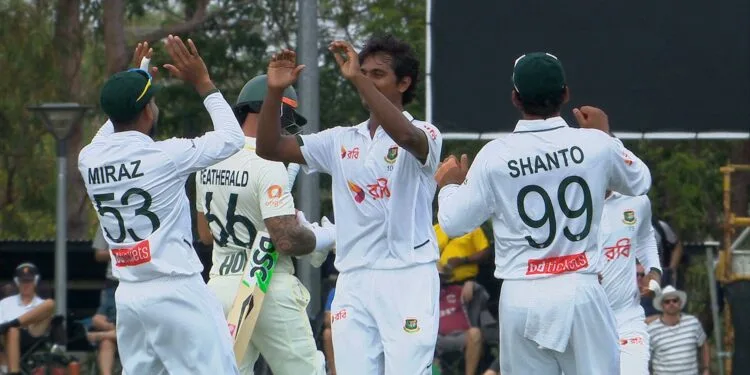 টাইগার বোলিং তোপে বিপর্যয়ে অস্ট্রেলিয়া