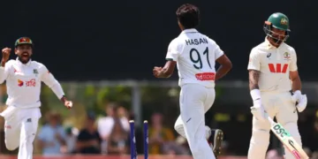 অস্ট্রেলিয়ার বিপক্ষে বাংলাদেশের ৪২৬ রান, শুরুতেই উইকেট হারালো স্মিথের দল