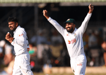 এগিয়ে থেকে অস্ট্রেলিয়ায় তৃতীয় দিন শেষ করলো বাংলাদেশ