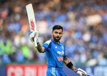 ওয়ানডেতে ১৫ হাজারি ক্লাবে কোহলি, ভাঙলেন শচীনের রেকর্ড